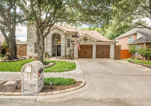 Homes for sale in Flower Mound, TX | 725 Crested Butte Trl, Flower Mound, TX 75028 | MLS# 21307028
