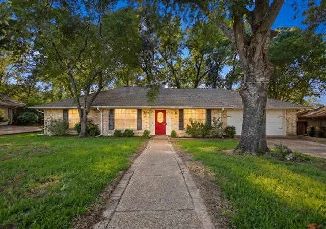 Photo 1 of Single family home for sale at 4435 Dundee Dr, Tyler, TX 75703 | MLS# 21307188 | Listing updated on 2026-07-17