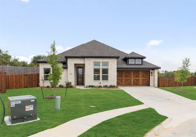 Photo 1 of Sale Pending at 1044 Quincy Dr, Red Oak, TX 75154 | MLS# 21307216 | Listing updated on 2026-09-29