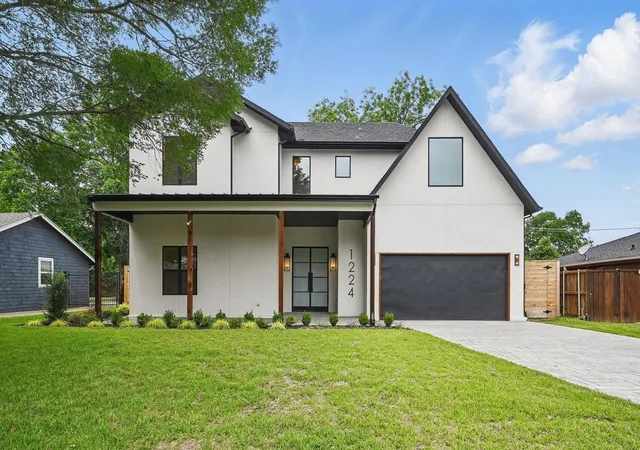Homes for sale in Grapevine, TX | 1224 S Pine St, Grapevine, TX 76051 | MLS# 21277513
