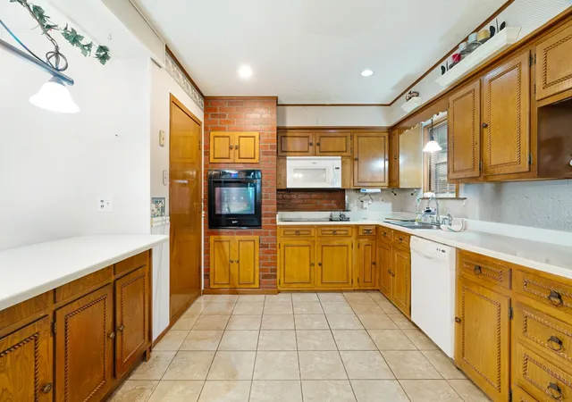 4th image of 2455 Kessler Dr, Paris, TX 75460 | MLS# 21306562