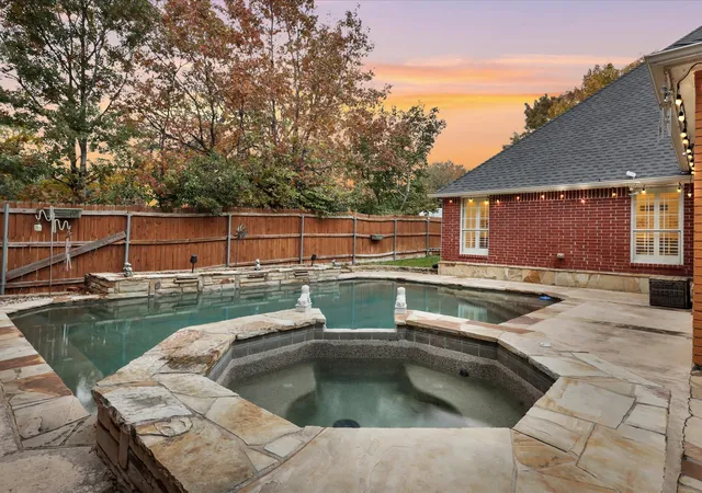 Photo 3 of Sale Pending at 3204 Tranquility Dr, Arlington, TX 76016 | MLS# 21307234 | Listing updated on 2026-08-27