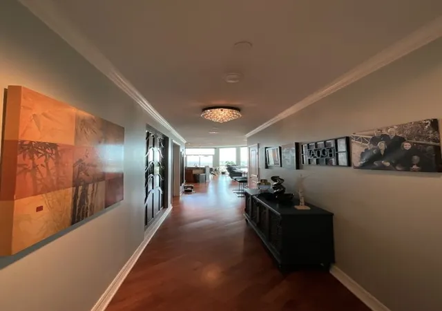 2nd image of 500 Throckmorton St #2505, Fort Worth, TX 76102 | MLS# 21307210