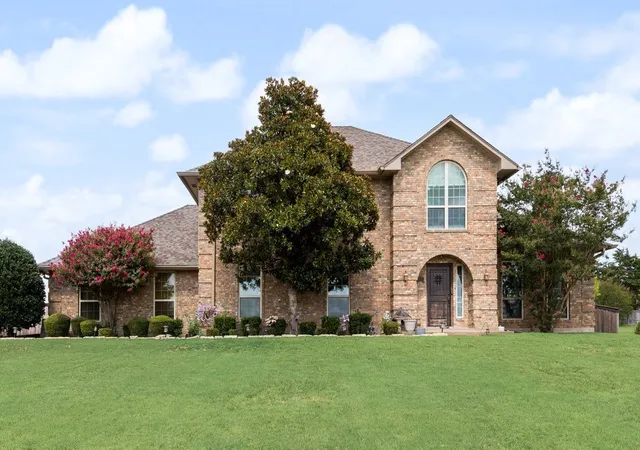 Photo 1 of Single family home for sale at 912 Summer Hill Ln, Red Oak, TX 75154 | MLS# 21307249 | Listing updated on 2026-08-28