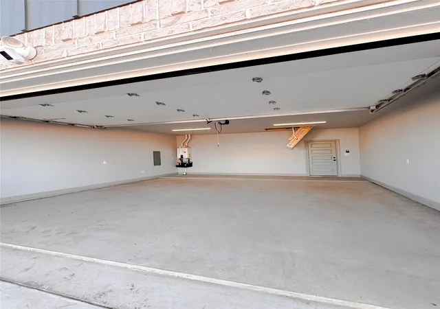 Photo 3 of Sale Pending at 6731 Prickly Pear Wy, Abilene, TX 79606 | MLS# 21307253 | Listing updated on 2026-07-22