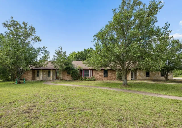 Photo 4 of Single family home for sale at 5291 Pecan Pl Dr, Mc Kinney, TX 75071 | MLS# 21179951 | Listing updated on 2026-08-28