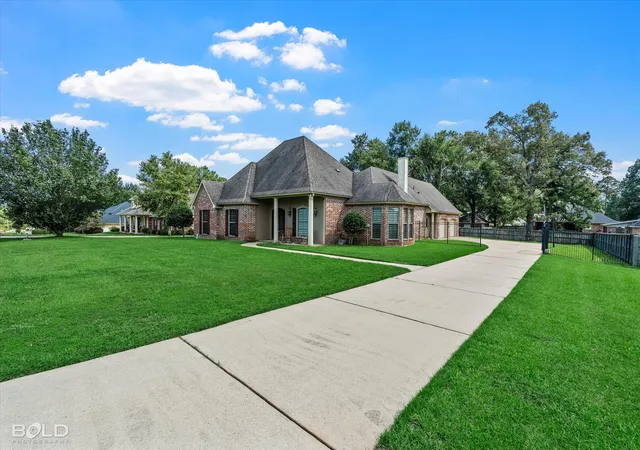 Photo 2 of Single family home for sale at 2220 Forest Hills Blvd, Haughton, LA 71037 | MLS# 21298857 | Listing updated on 2026-08-31