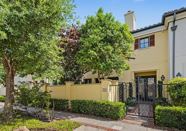Photo 3 of Townhouse for sale at 2713 Calder Ct, Fort Worth, TX 76107 | MLS# 21284536 | Listing updated on 2026-07-25