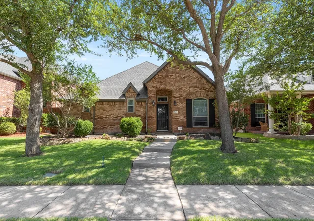 Homes for sale in Frisco, TX | 921 Turnstone Trl, Frisco, TX 75033 | MLS# 21307139