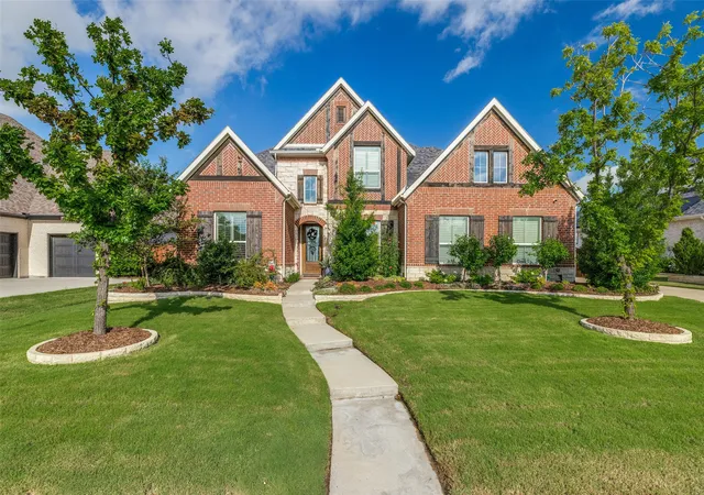 Photo 2 of Single family home for sale at 1411 Maplewood Dr, Prosper, TX 75078 | MLS# 21306210 | Listing updated on 2026-09-30