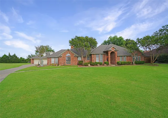 Photo 1 of Single family home for sale at 2152 Chisholm Trl, Rockwall, TX 75032 | MLS# 21303540 | Listing updated on 2026-08-31