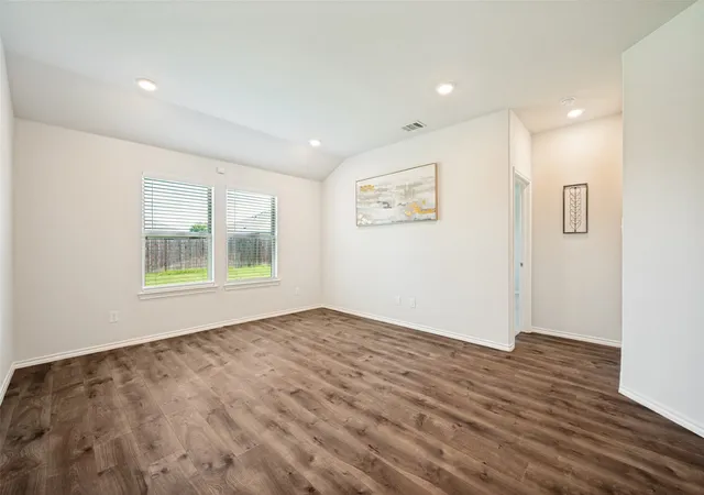 Photo 2 of Single family home for sale at 905 English Dr, Aubrey, TX 76227 | MLS# 21307440 | Listing updated on 2026-09-01