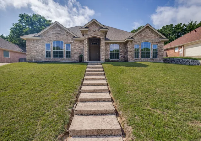 Single family home for sale at 2014 Country Brook Dr, Weatherford, TX 76087 | MLS# 21302490