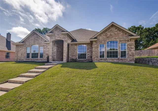 Photo 2 of Single family home for sale at 2014 Country Brook Dr, Weatherford, TX 76087 | MLS# 21302490 | Listing updated on 2026-08-28