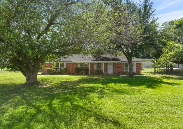 2nd image of 516 Willow Park Dr, Willow Park, TX 76087 | MLS# 21305400