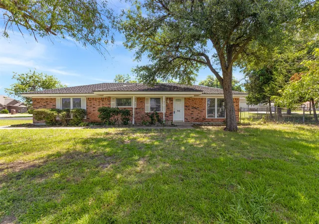 4th image of 516 Willow Park Dr, Willow Park, TX 76087 | MLS# 21305400