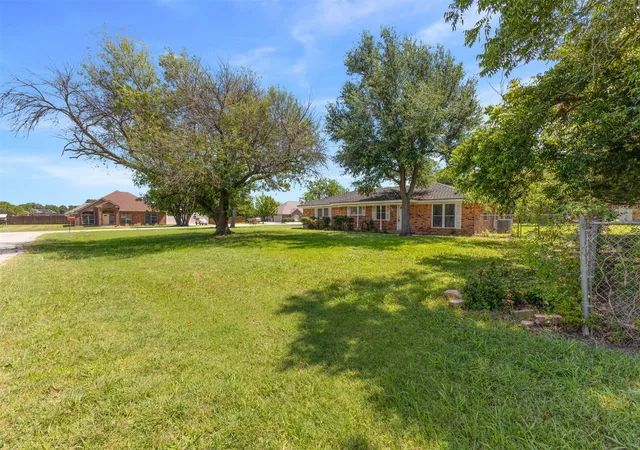 5th image of 516 Willow Park Dr, Willow Park, TX 76087 | MLS# 21305400