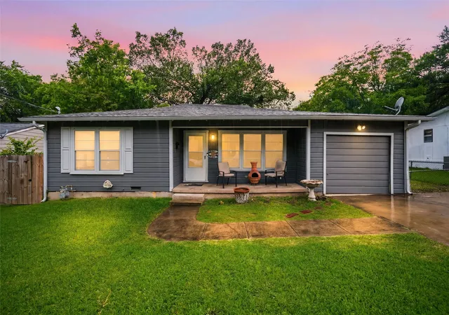 1st image of 1307 N Gaines St, Ennis, TX 75119 | MLS# 21300708