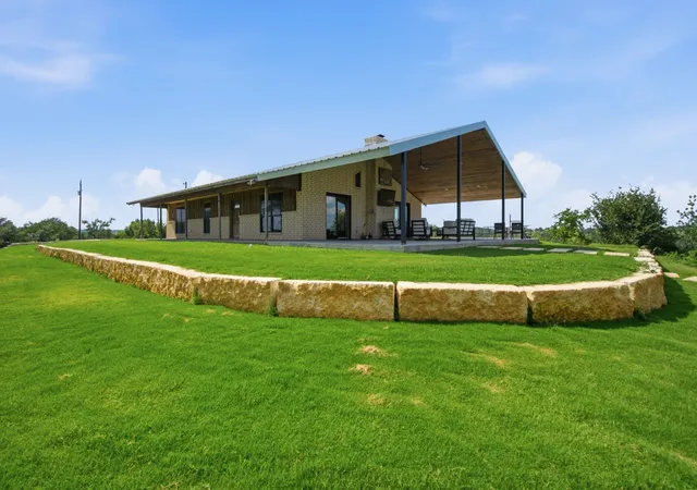 Photo 1 of Single family home for sale at 3035 County Road 162, Stephenville, TX 76401 | MLS# 21306557 | Listing updated on 2026-08-22