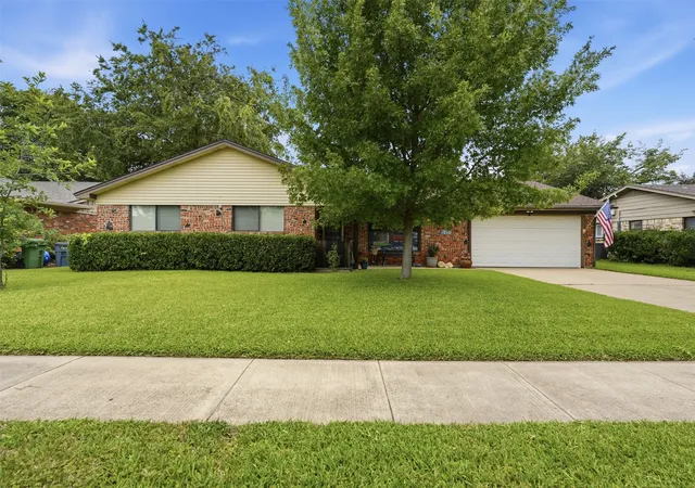Homes for sale in North Richland Hills, TX | 5421 Susan Lee Ln, North Richland Hills, TX 76180 | MLS# 21306575