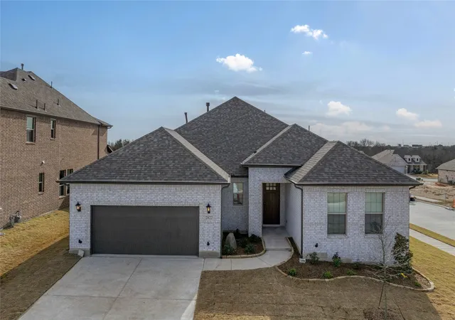 Photo 1 of Sale Pending at 2822 Dolomite Dr, Sherman, TX 75092 | MLS# 21307599 | Listing updated on 2026-08-22