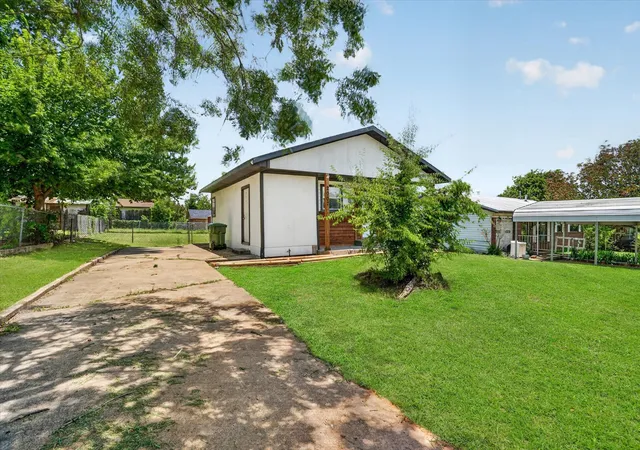 Homes for sale in Mineral Wells, TX | 2007 Se 21st Ave, Mineral Wells, TX 76067 | MLS# 21307540