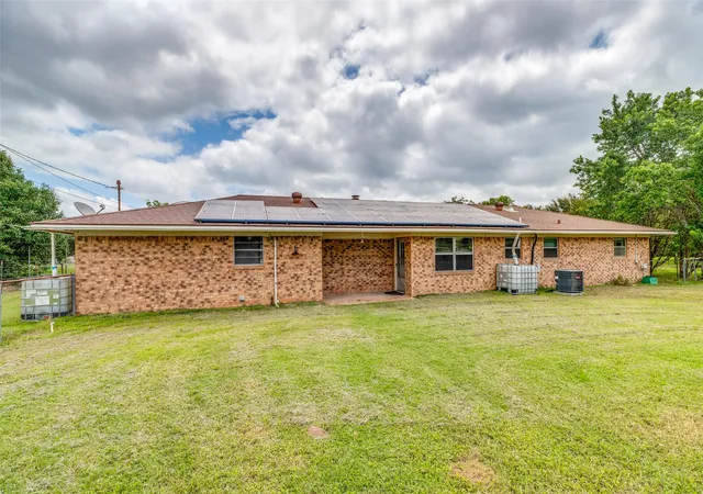 Photo 4 of Single family home for sale at 5083 N State Hwy 78 Hwy, Bonham, TX 75418 | MLS# 21307650 | Listing updated on 2026-08-29