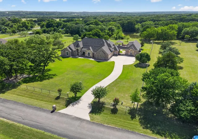 Photo 3 of Single family home for sale at 1224 Boling Ranch Rd N, Azle, TX 76020 | MLS# 21307613 | Listing updated on 2026-08-25