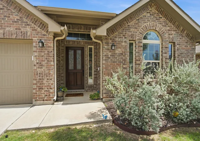 Photo 3 of Sale Pending at 545 Salida Rd, Haslet, TX 76052 | MLS# 21305054 | Listing updated on 2026-08-27