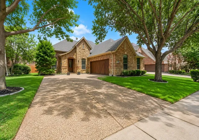 Homes for sale in Colleyville, TX | 5833 Crescent Ln, Colleyville, TX 76034 | MLS# 21304052