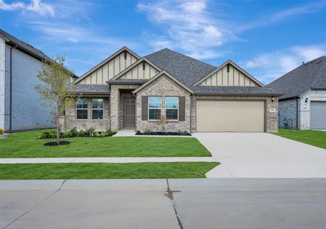 Photo 1 of Single family home for sale at 160 Hudson Ln, Justin, TX 76247 | MLS# 21298921 | Listing updated on 2026-10-08