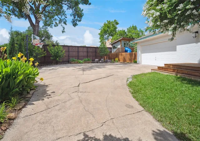 Homes for sale in Richardson, TX | 313 W Lookout Dr, Richardson, TX 75080 | MLS# 21307618
