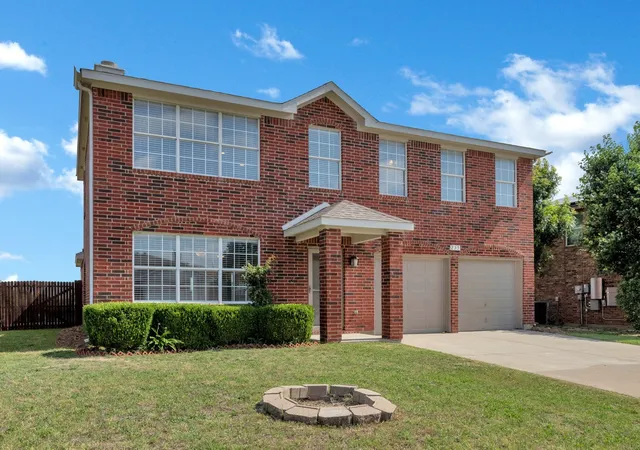 Photo 2 of Single family home for sale at 235 Yale Blvd, Glenn Heights, TX 75154 | MLS# 21307129 | Listing updated on 2026-07-08