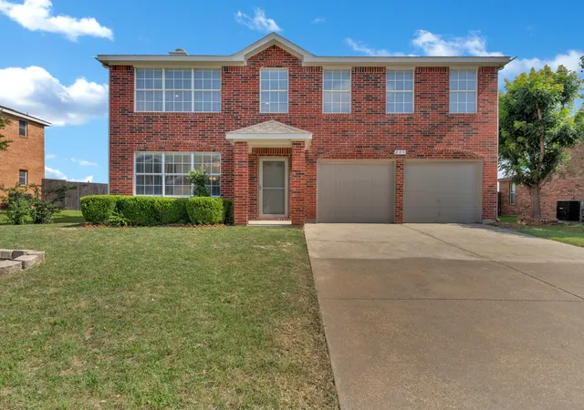 Photo 3 of Single family home for sale at 235 Yale Blvd, Glenn Heights, TX 75154 | MLS# 21307129 | Listing updated on 2026-07-08