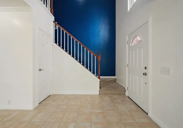 Photo 4 of Sale Pending at 204 Edmundson Ct, Arlington, TX 76002 | MLS# 21307755 | Listing updated on 2026-07-25