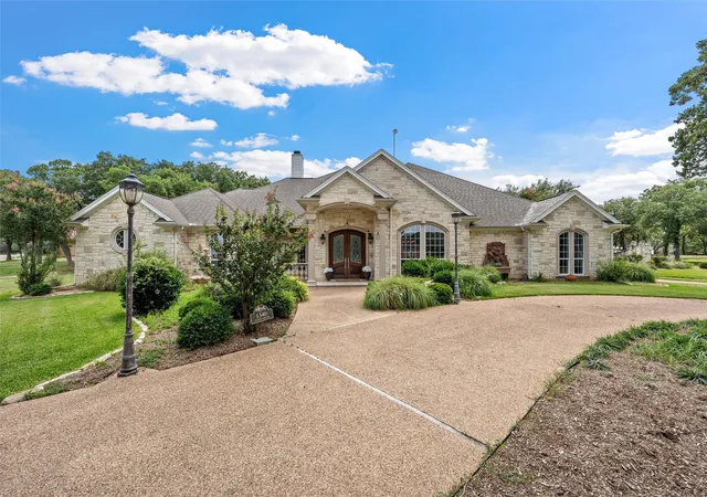 Homes for sale in China Spring, TX | 1340 Autumn Oaks Cir, China Spring, TX 76633 | MLS# 21307608