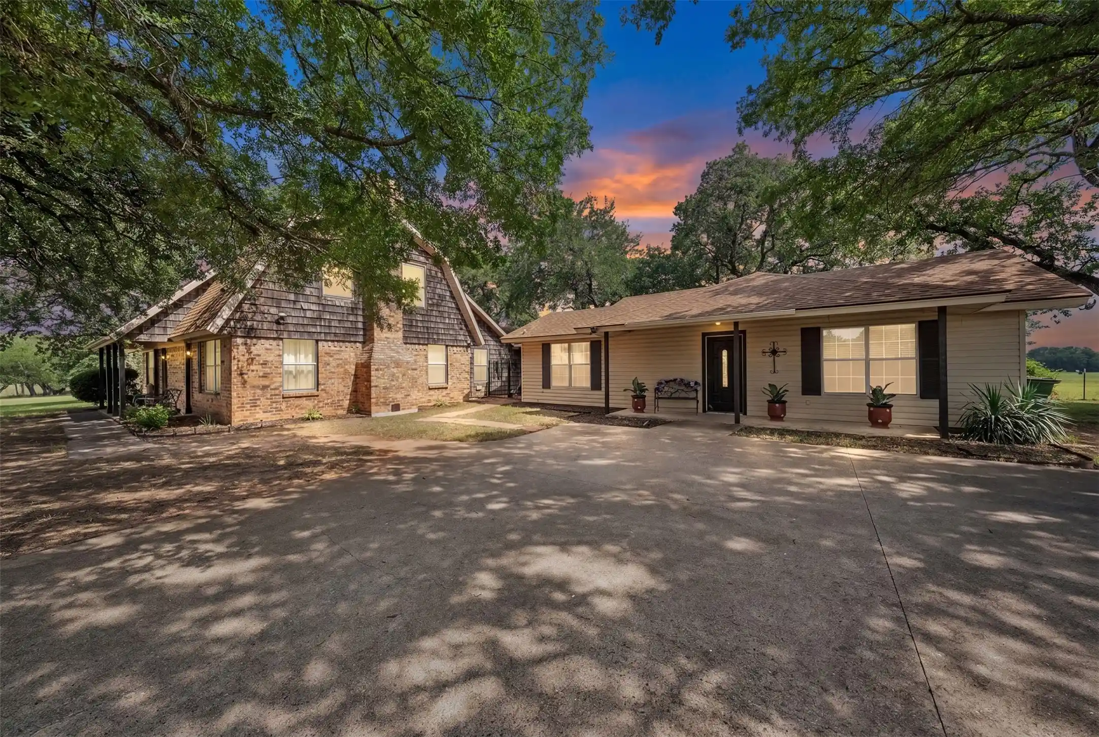 Photo 1 of Single family home for sale at 1016 County Road 314, Cleburne, TX 76031 | MLS# 21302831 | Listing updated on 2026-10-30