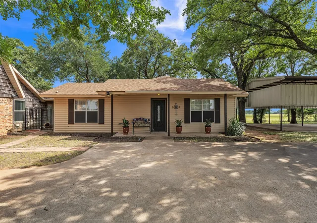 3rd image of 1016 County Road 314, Cleburne, TX 76031 | MLS# 21302831