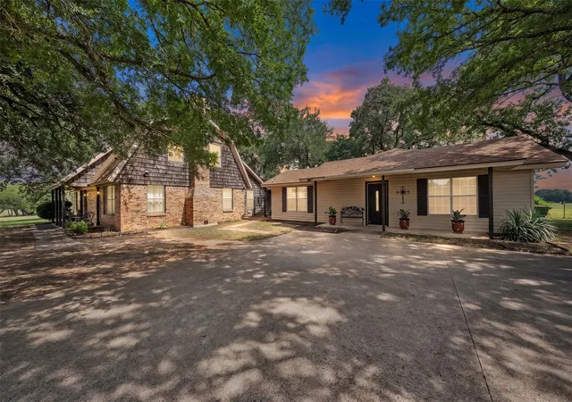 4th image of 1016 County Road 314, Cleburne, TX 76031 | MLS# 21302831