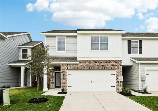 Homes for sale in Cedar Hill, TX | 924 Penrose Dr, Cedar Hill, TX 75104 | MLS# 21307785