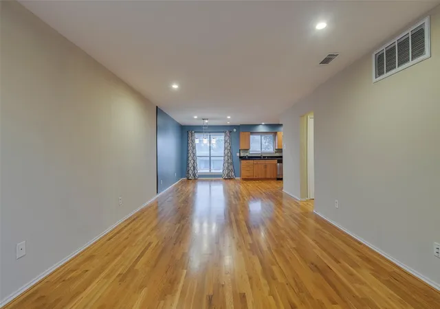 Listing Photo 4 - Condo for sale in building located at 4616 W Lovers Ln, Dallas, TX 75209 - Unit #205