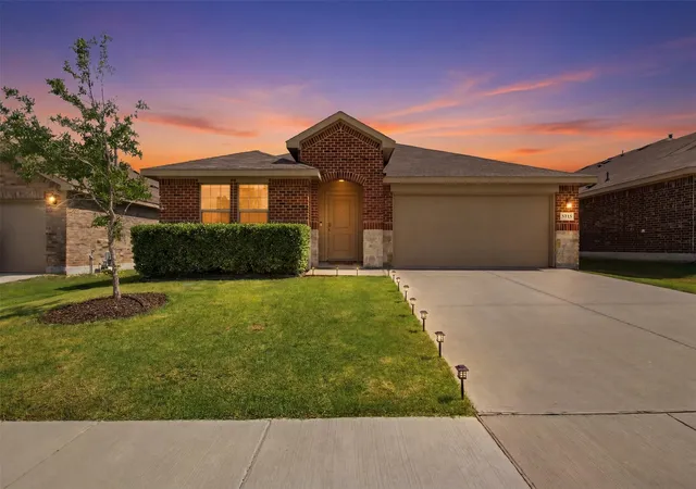 Photo 1 of Single family home for sale at 3713 Ridgeway Ln, Argyle, TX 76226 | MLS# 21307730 | Listing updated on 2026-08-24