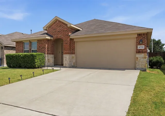 Photo 3 of Single family home for sale at 3713 Ridgeway Ln, Argyle, TX 76226 | MLS# 21307730 | Listing updated on 2026-08-24