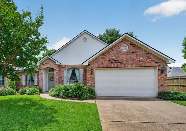 1st image of 405 Hancock Dr, Bossier City, LA 71112 | MLS# 21307824