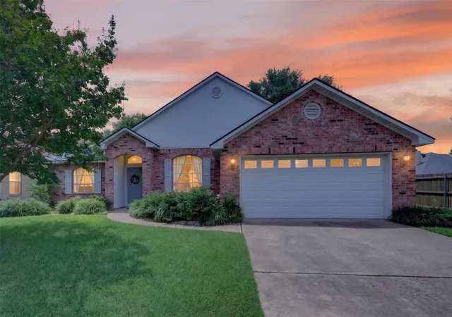 2nd image of 405 Hancock Dr, Bossier City, LA 71112 | MLS# 21307824