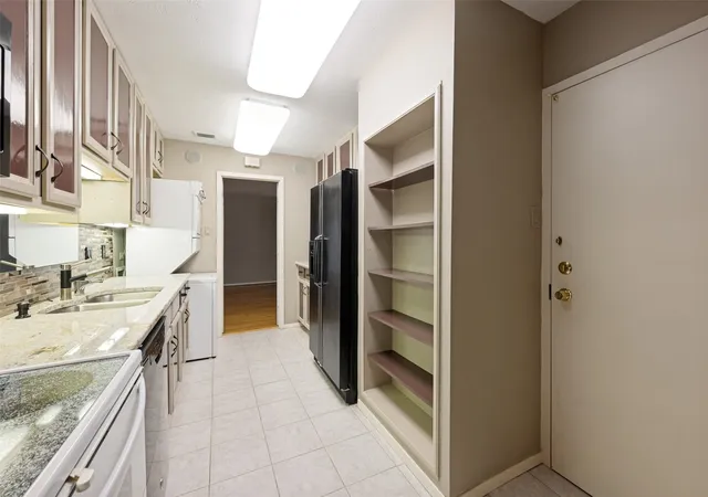 Photo 4 of Condo for sale at 6335 W Northwest Hwy #1013, Dallas, TX 75225 | MLS# 21303697 | Listing updated on 2026-10-01