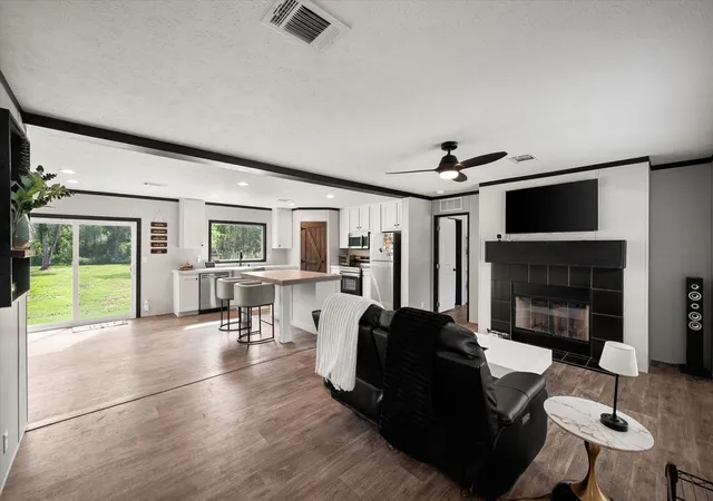 Photo 4 of Manufactured home for sale at 3896 Nw Cr 3111, Purdon, TX 76679 | MLS# 21306349 | Listing updated on 2026-08-22