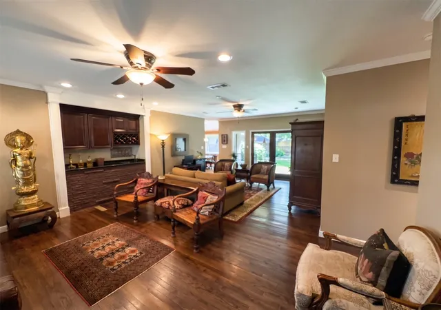 Homes for sale in Irving, TX | 622 Ridgecrest Dr, Irving, TX 75060 | MLS# 21307851