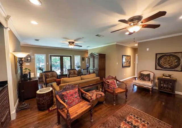 Homes for sale in Irving, TX | 622 Ridgecrest Dr, Irving, TX 75060 | MLS# 21307851