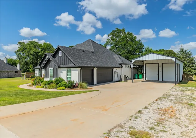 Homes for sale in Greenville, TX | 2902 Canvas Back Dr, Greenville, TX 75402 | MLS# 21307675